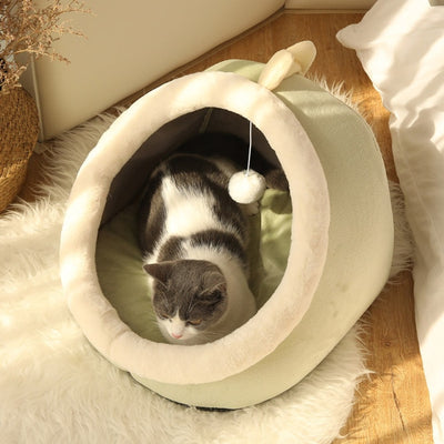 SWEET WARM CAT BASKET BED